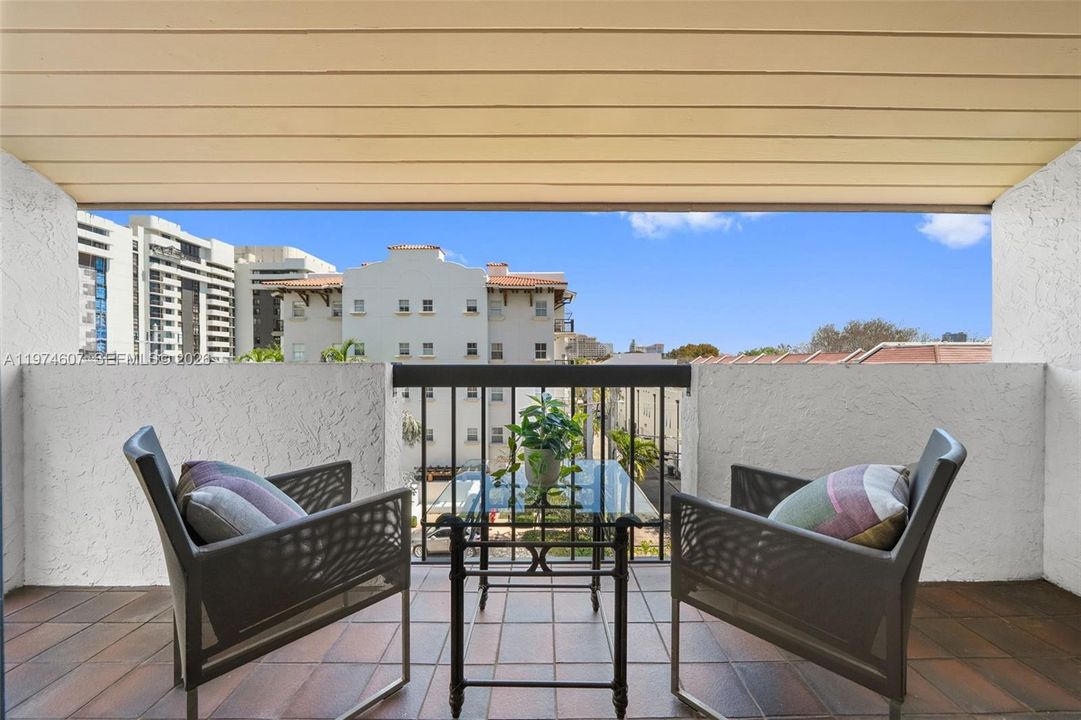 For Sale: $1,140,000 (3 beds, 3 baths, 1852 Square Feet)