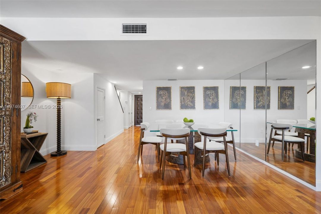 For Sale: $1,140,000 (3 beds, 3 baths, 1852 Square Feet)