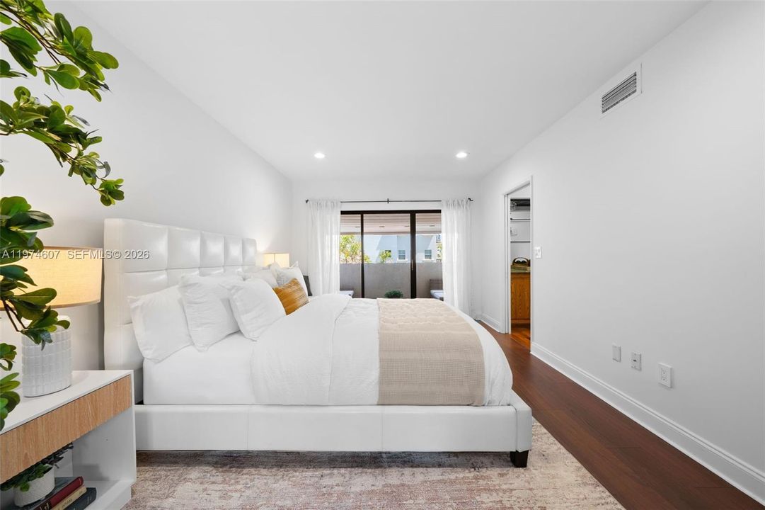 For Sale: $1,140,000 (3 beds, 3 baths, 1852 Square Feet)