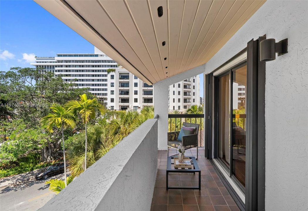 For Sale: $1,140,000 (3 beds, 3 baths, 1852 Square Feet)