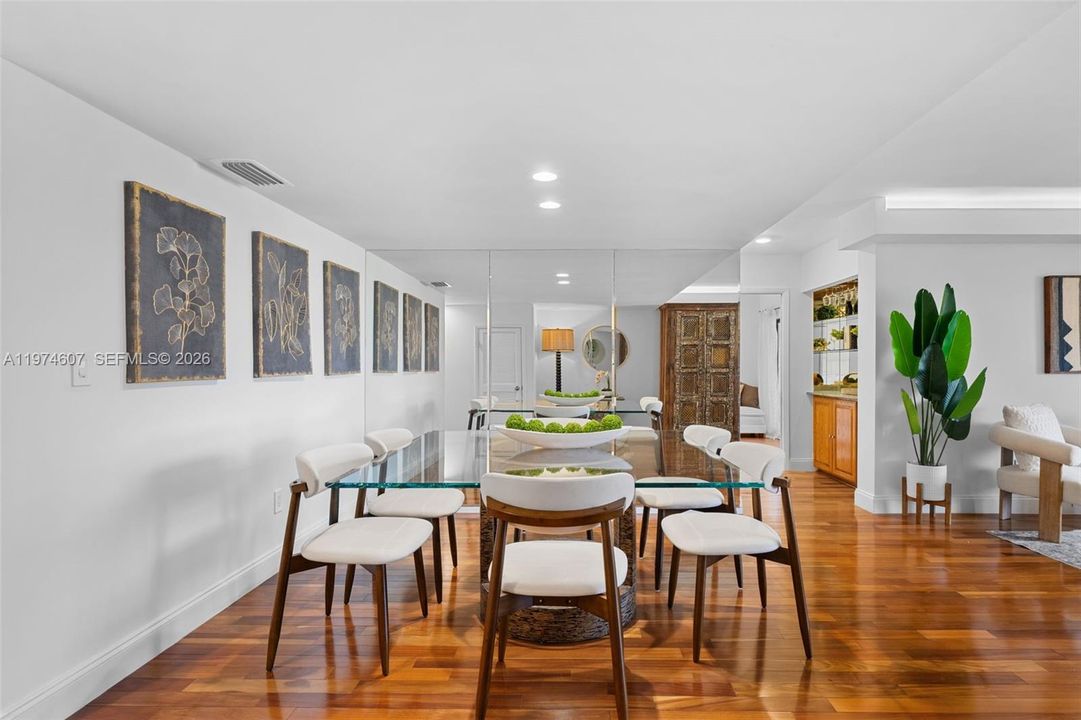 For Sale: $1,140,000 (3 beds, 3 baths, 1852 Square Feet)