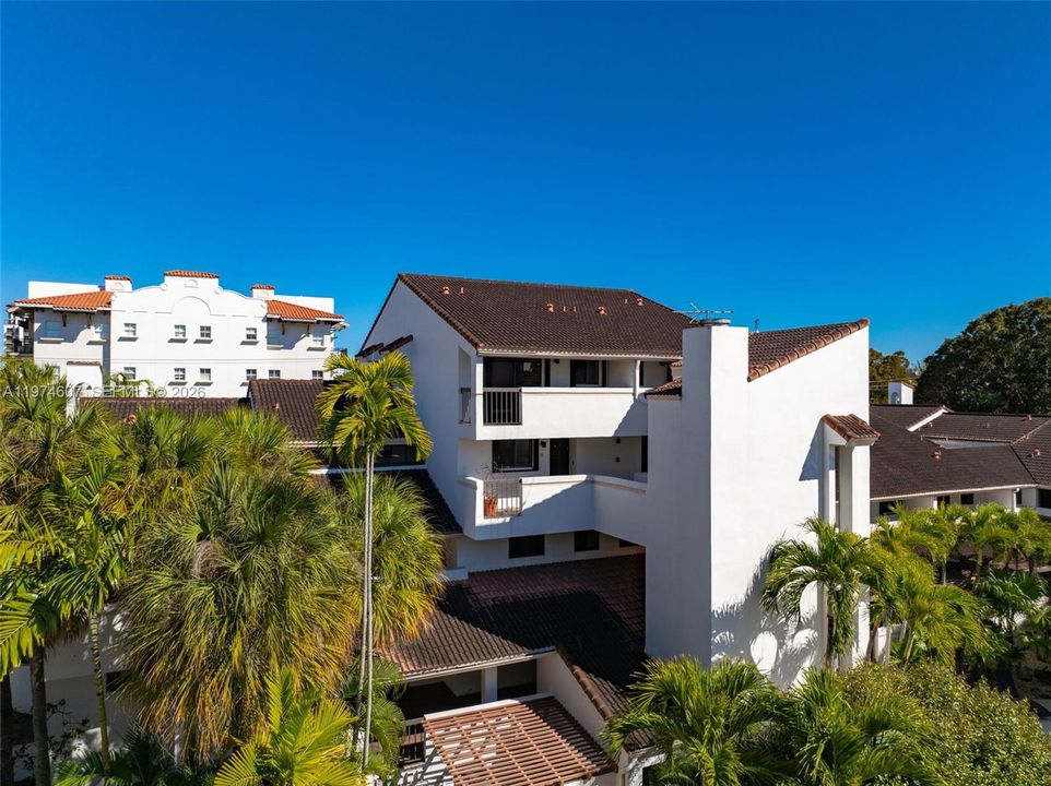 For Sale: $1,140,000 (3 beds, 3 baths, 1852 Square Feet)