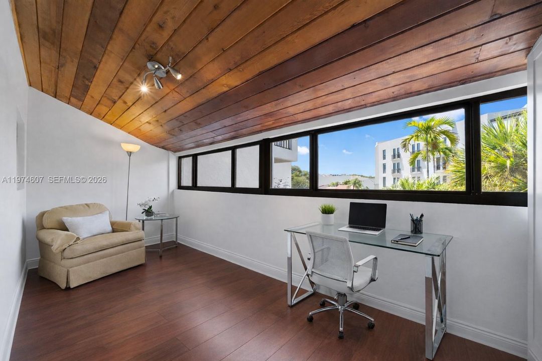 For Sale: $1,140,000 (3 beds, 3 baths, 1852 Square Feet)