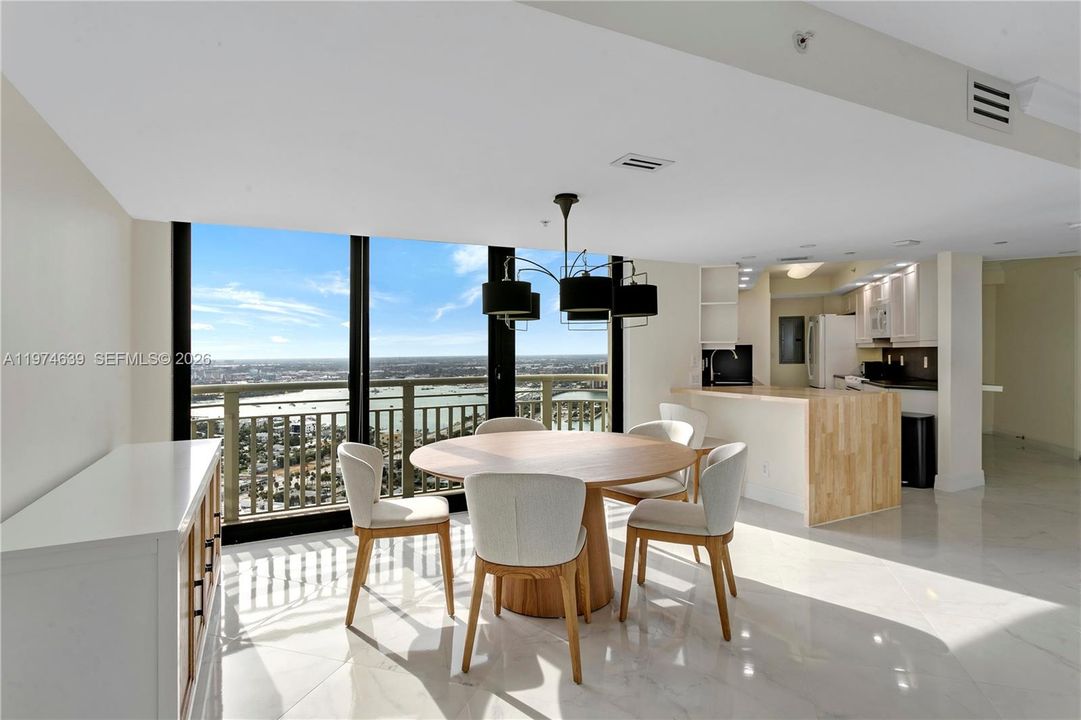 Recently Rented: $6,500 (2 beds, 2 baths, 1524 Square Feet)