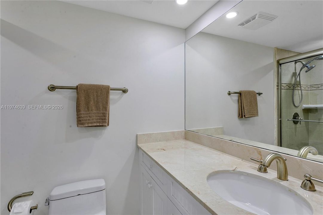 Recently Rented: $6,500 (2 beds, 2 baths, 1524 Square Feet)