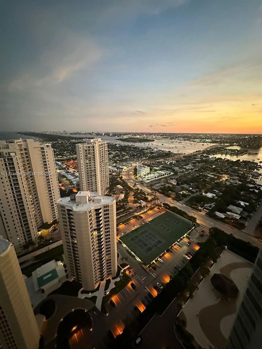 Recently Rented: $6,500 (2 beds, 2 baths, 1524 Square Feet)