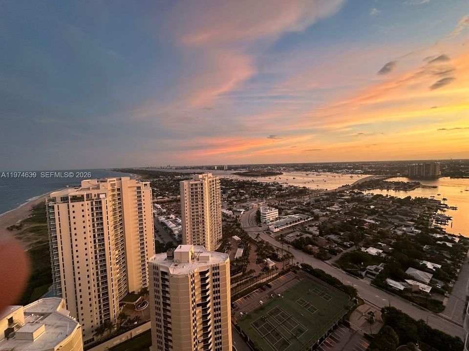 Recently Rented: $6,500 (2 beds, 2 baths, 1524 Square Feet)
