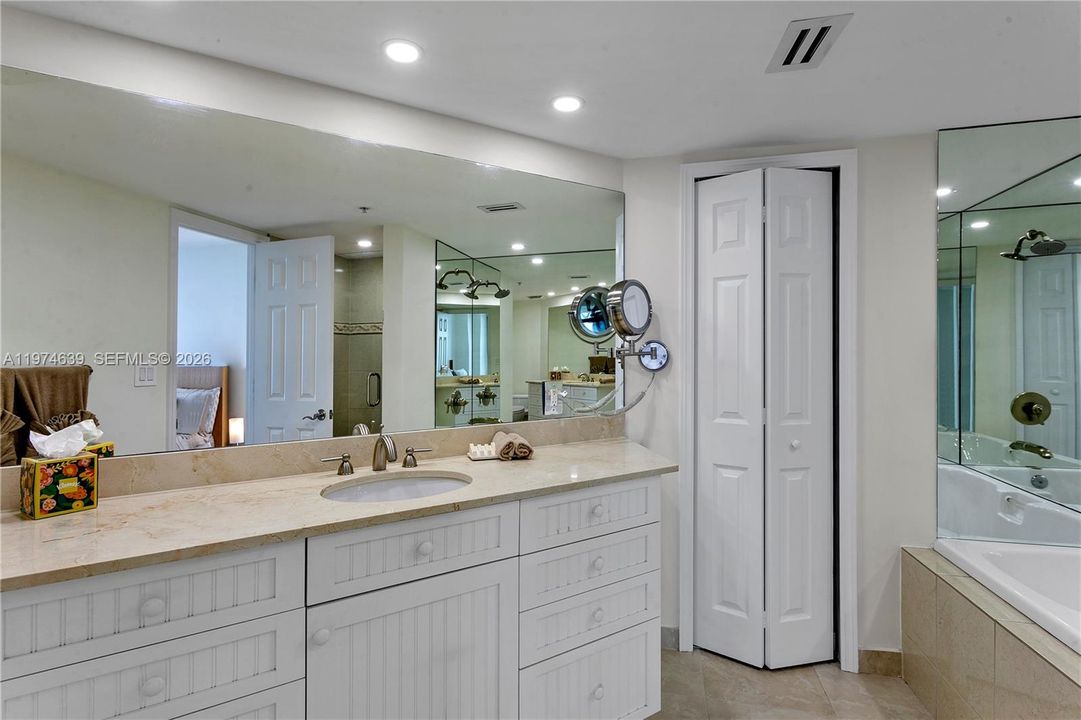 Recently Rented: $6,500 (2 beds, 2 baths, 1524 Square Feet)