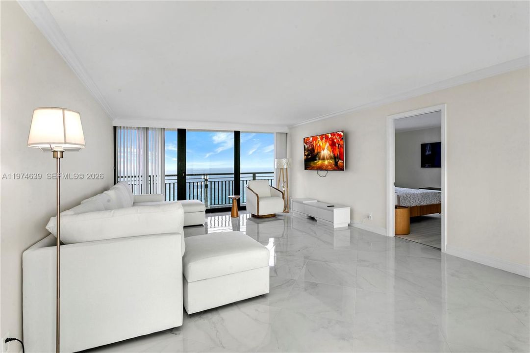 Recently Rented: $6,500 (2 beds, 2 baths, 1524 Square Feet)