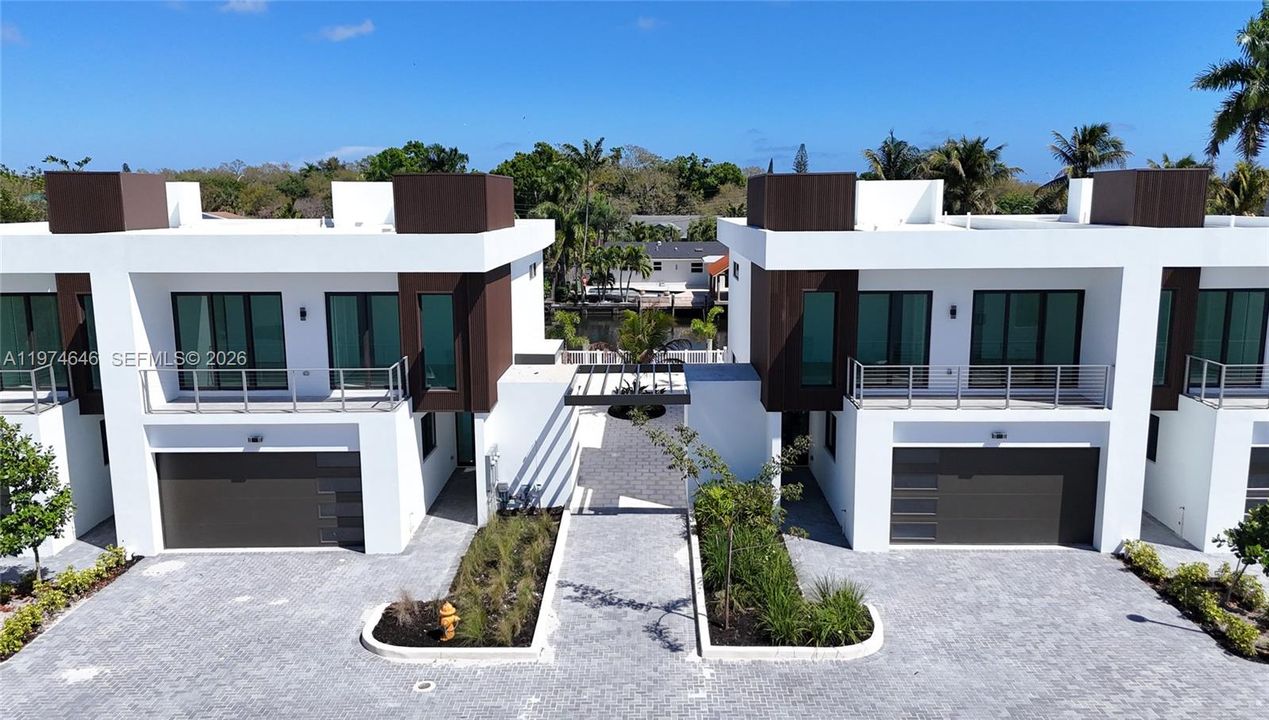 For Sale: $1,500,000 (3 beds, 2 baths, 2080 Square Feet)