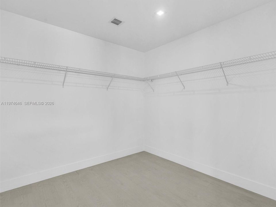 For Sale: $1,500,000 (3 beds, 2 baths, 2080 Square Feet)