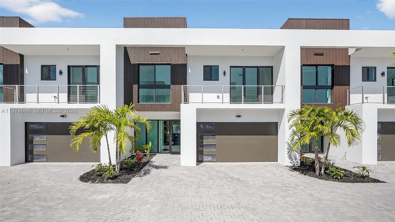 For Sale: $1,500,000 (3 beds, 2 baths, 2080 Square Feet)