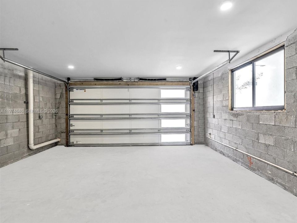 For Sale: $1,500,000 (3 beds, 2 baths, 2080 Square Feet)