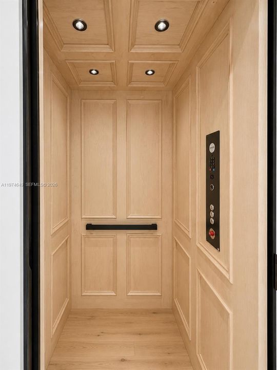 950 Lb. capacity Elevator