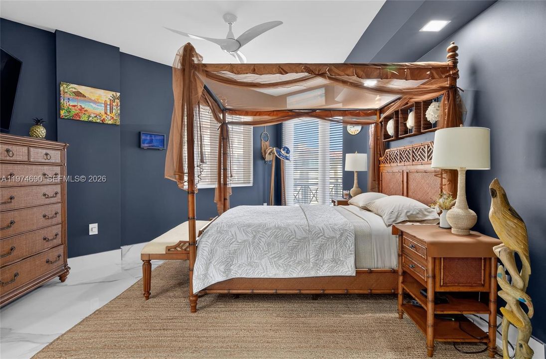 En Venta: $2,895,000 (3 camas, 3 baños, 3085 Pies cuadrados)