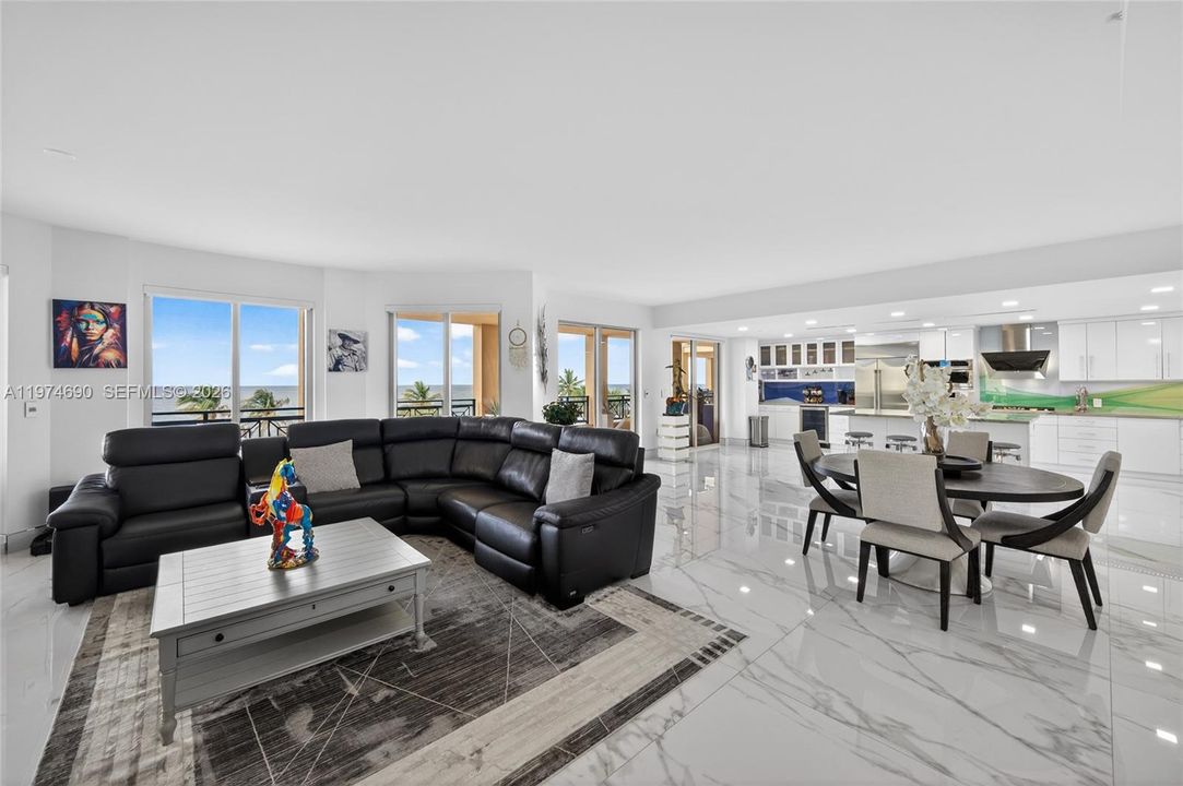 En Venta: $2,895,000 (3 camas, 3 baños, 3085 Pies cuadrados)