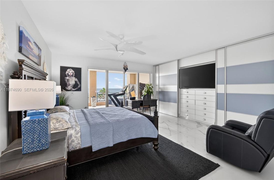 En Venta: $2,895,000 (3 camas, 3 baños, 3085 Pies cuadrados)