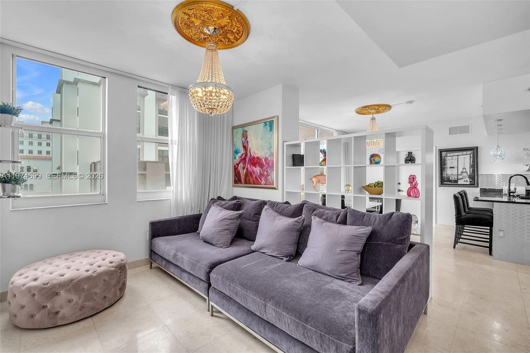 For Sale: $695,000 (2 beds, 2 baths, 1066 Square Feet)