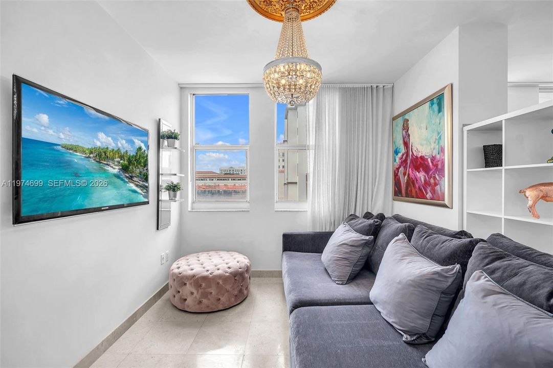 For Sale: $695,000 (2 beds, 2 baths, 1066 Square Feet)