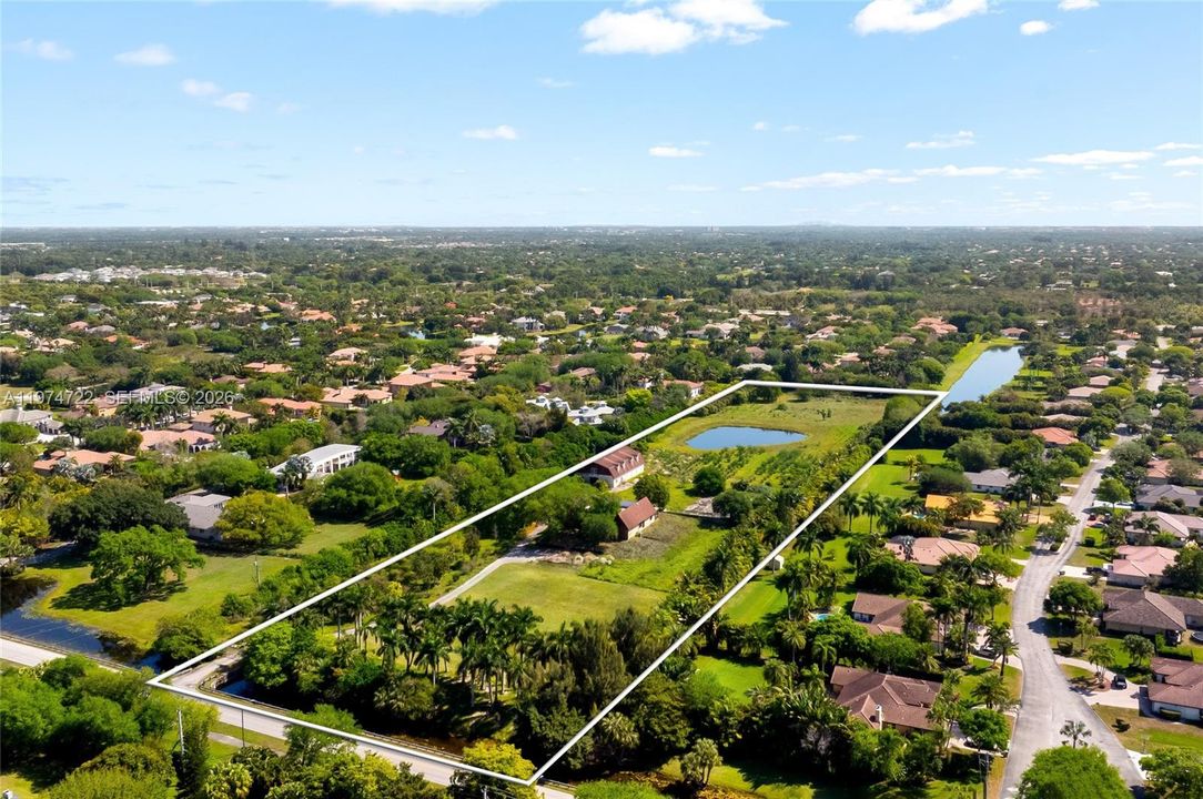 Activo con contrato: $5,995,000 (4 camas, 4 baños, 0 Pies cuadrados)