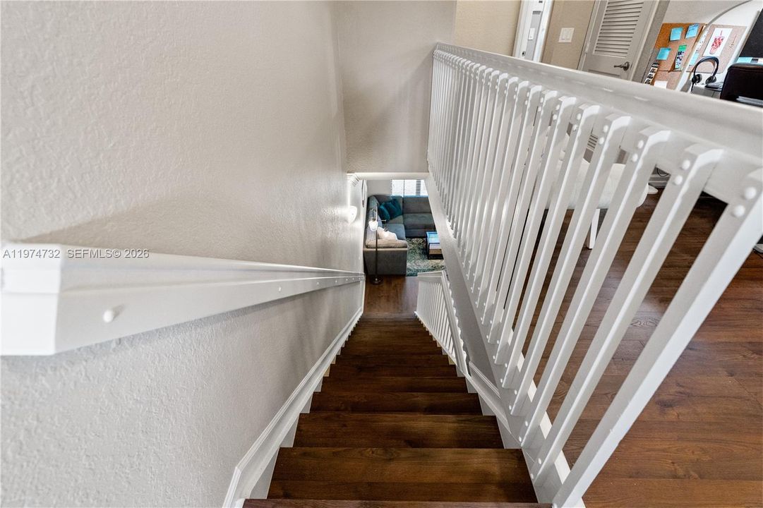 Activo con contrato: $490,000 (3 camas, 2 baños, 1935 Pies cuadrados)