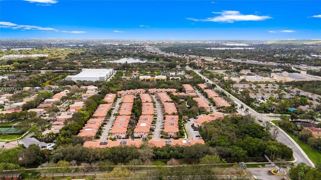 Activo con contrato: $490,000 (3 camas, 2 baños, 1935 Pies cuadrados)