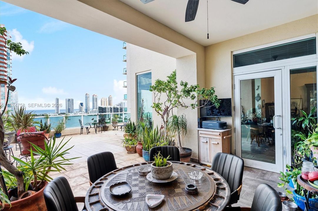 For Sale: $1,400,000 (2 beds, 3 baths, 2497 Square Feet)