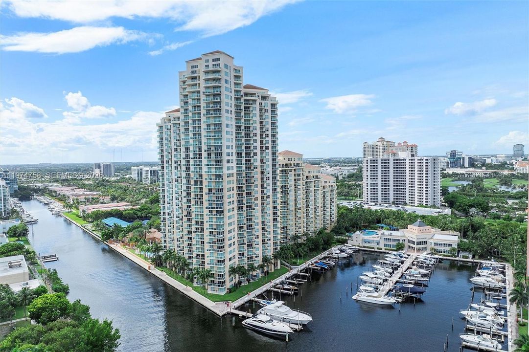 For Sale: $1,400,000 (2 beds, 3 baths, 2497 Square Feet)