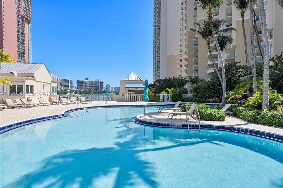 For Sale: $1,400,000 (2 beds, 3 baths, 2497 Square Feet)