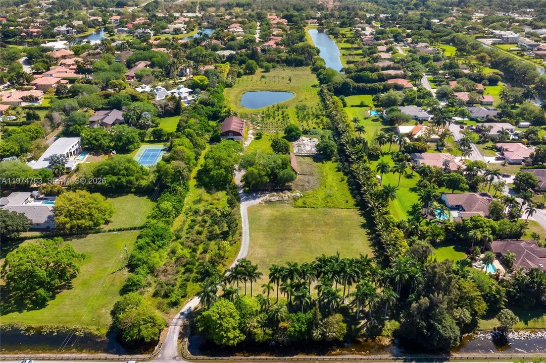 Activo con contrato: $5,995,000 (9.89 acres)