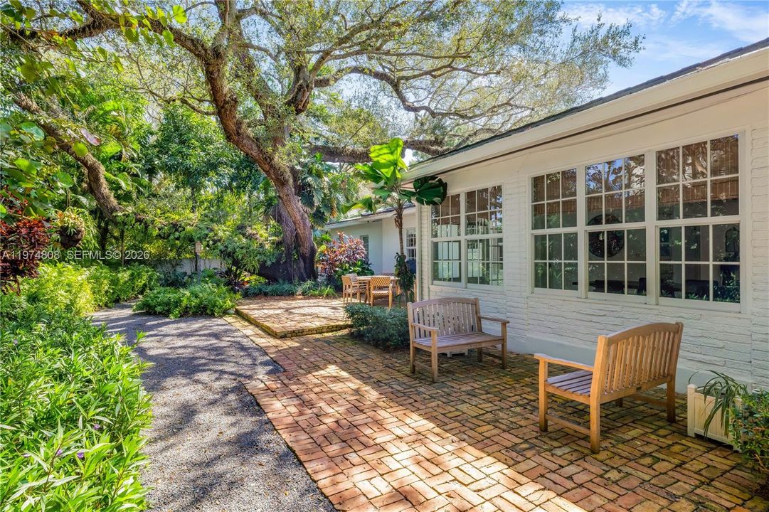 Additional image of outdoor area.