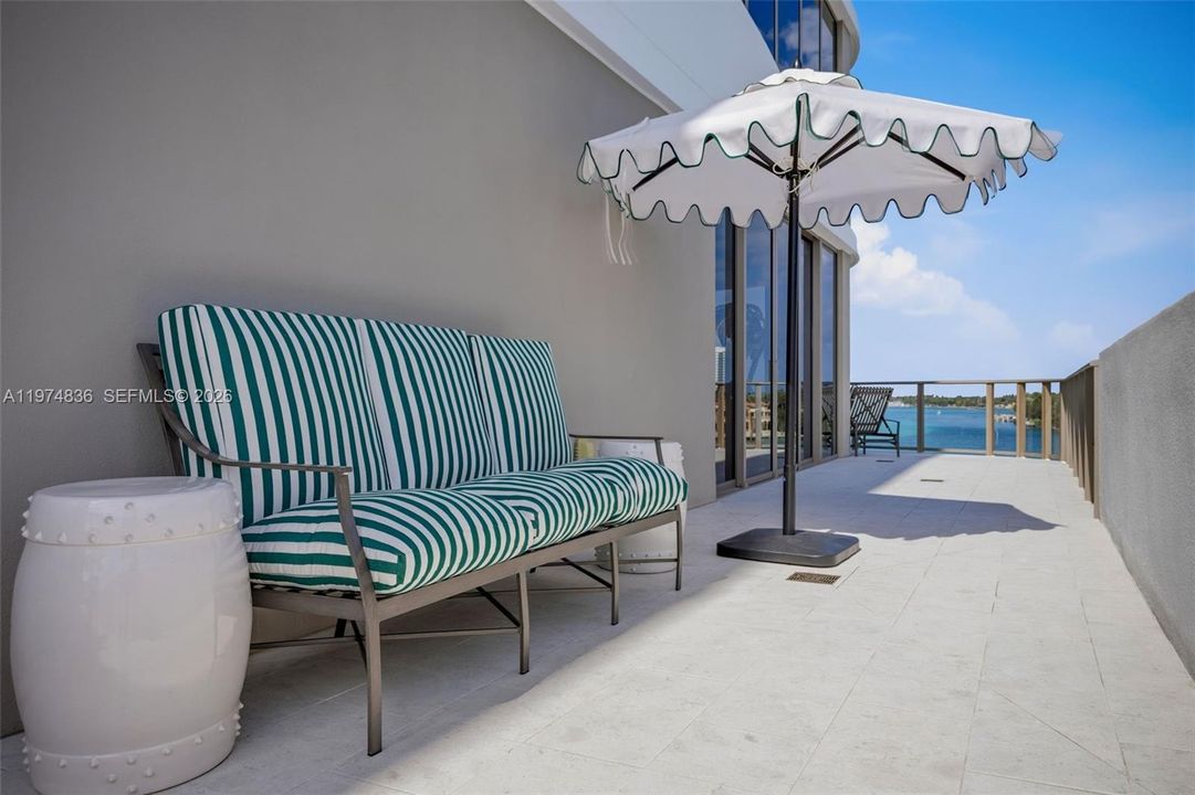 For Sale: $4,900,000 (4 beds, 4 baths, 3523 Square Feet)