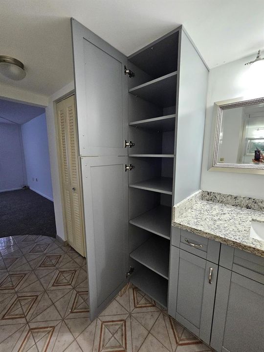 Bedroom Cabinet Linen Space
