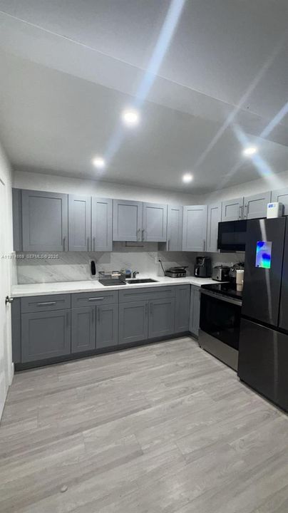Active With Contract: $299,000 (3 beds, 1 baths, 952 Square Feet)