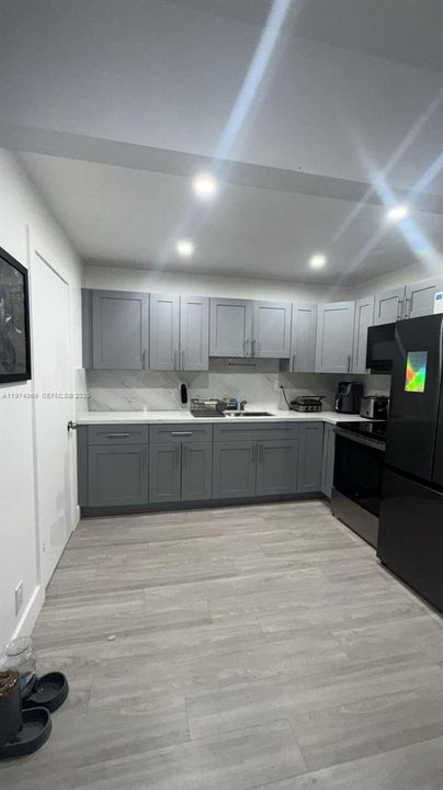 Active With Contract: $299,000 (3 beds, 1 baths, 952 Square Feet)
