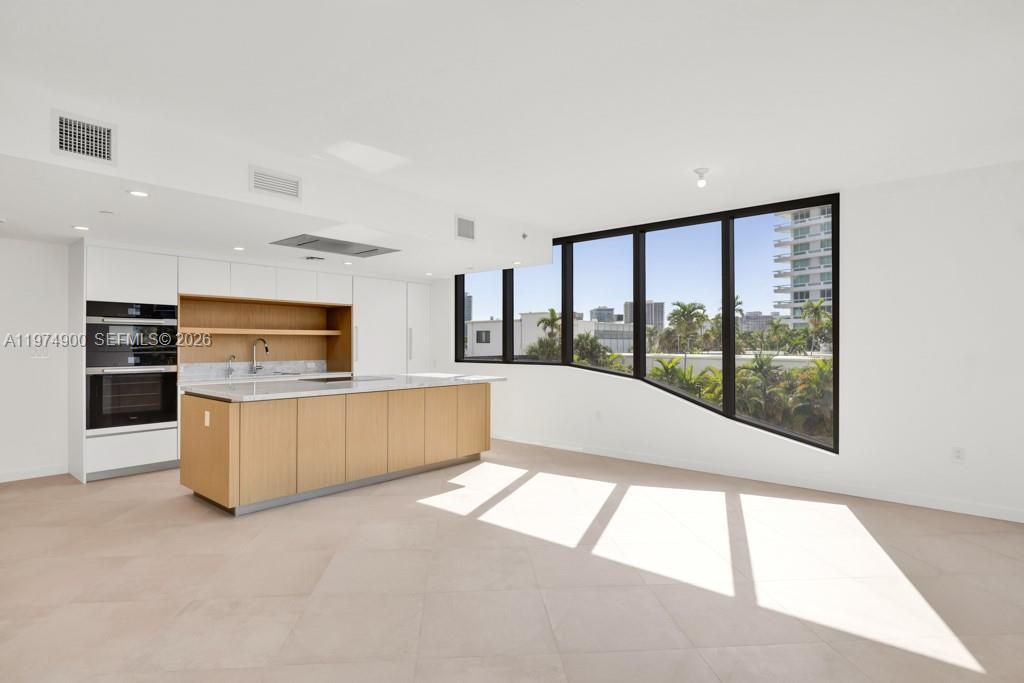 For Sale: $1,900,000 (2 beds, 2 baths, 0 Square Feet)
