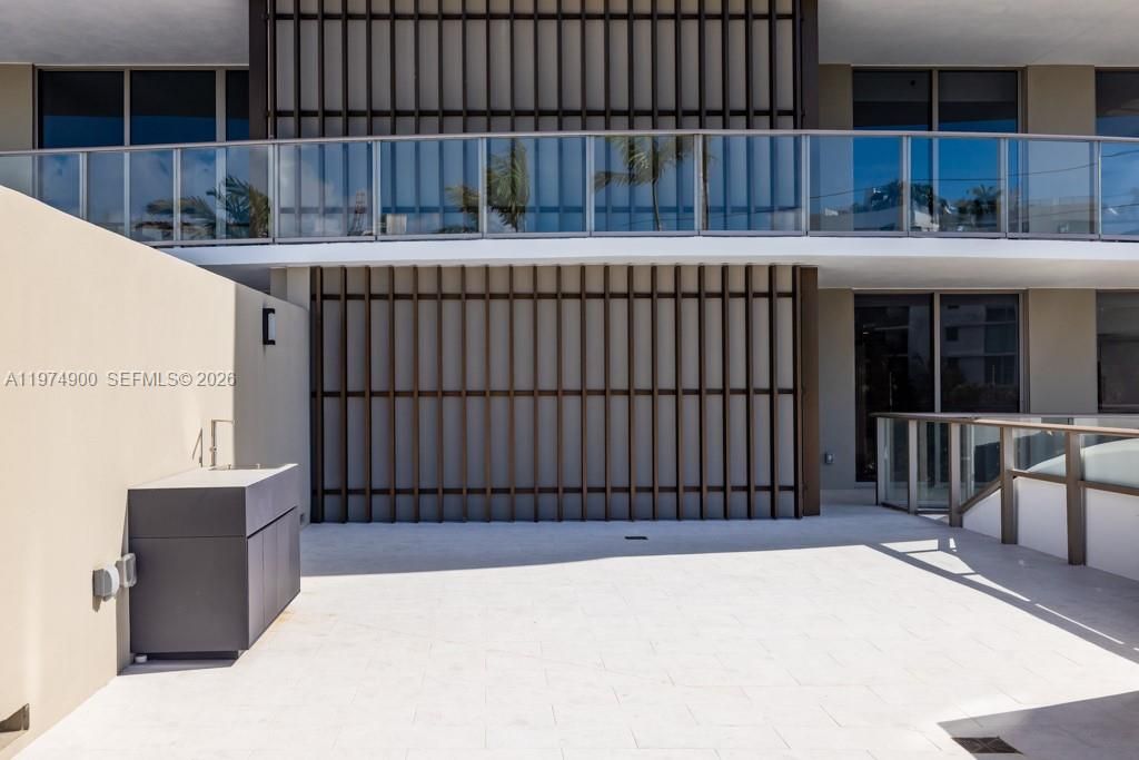 For Sale: $1,900,000 (2 beds, 2 baths, 0 Square Feet)