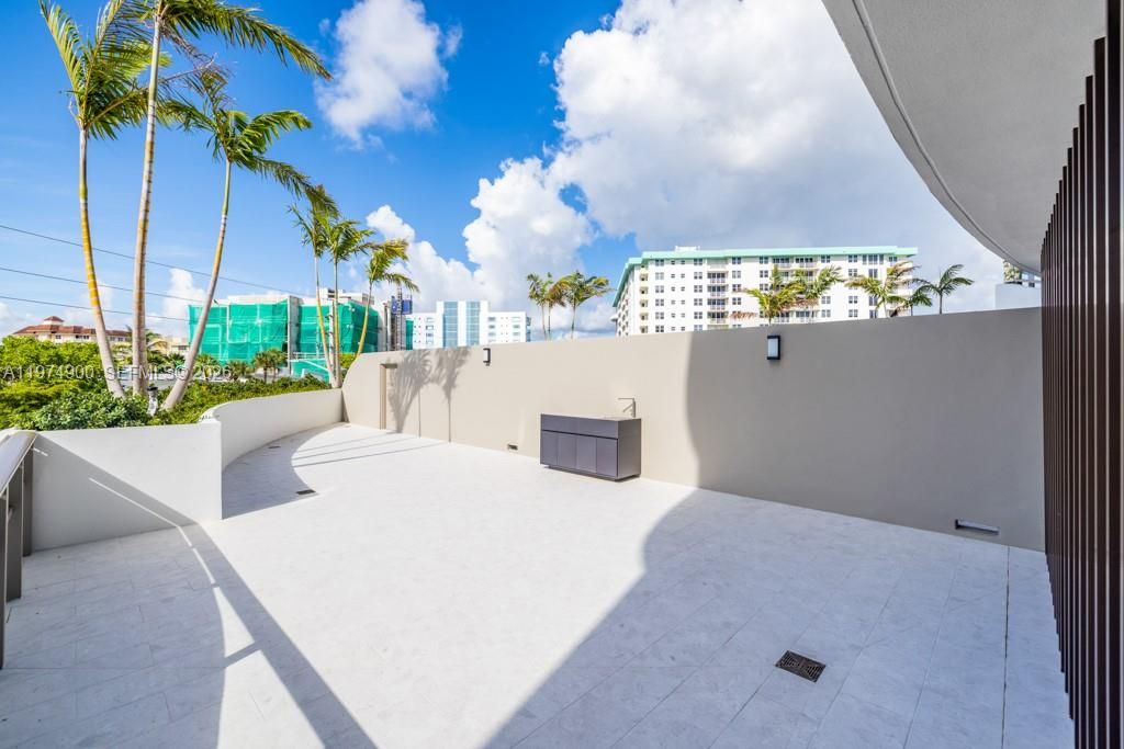For Sale: $1,900,000 (2 beds, 2 baths, 0 Square Feet)