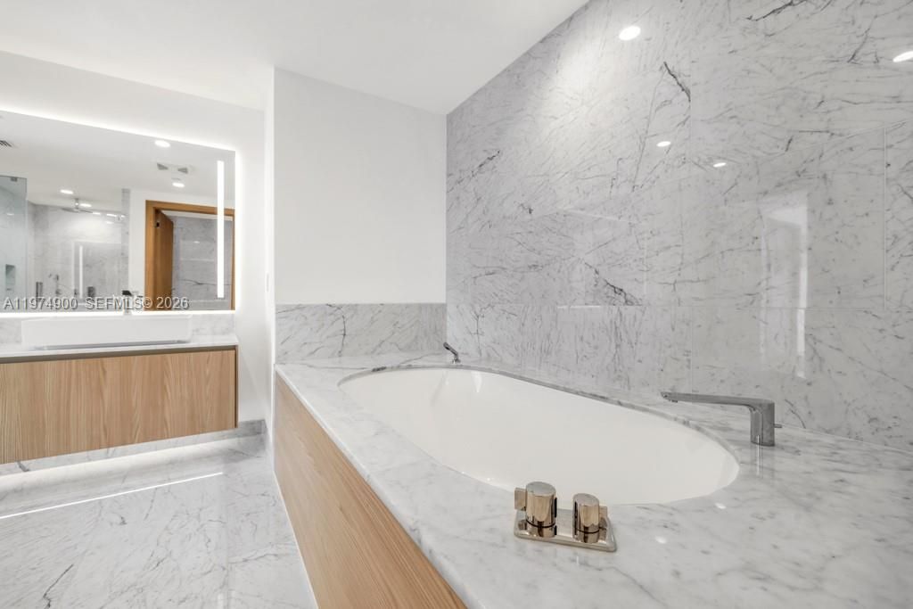 For Sale: $1,900,000 (2 beds, 2 baths, 0 Square Feet)