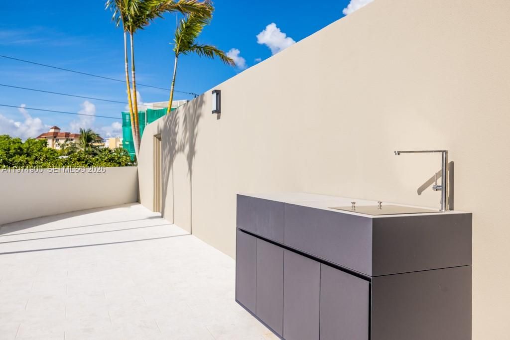 For Sale: $1,900,000 (2 beds, 2 baths, 0 Square Feet)