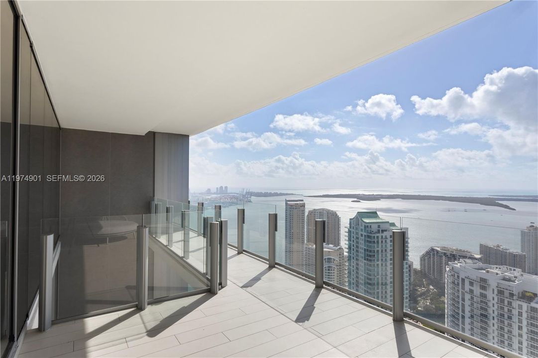 На продажу: $9,998,000 (5 спален, 5 ванн, 4283 Квадратных фут)