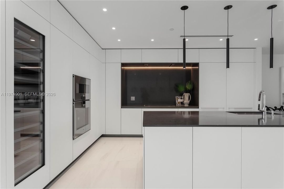 На продажу: $9,998,000 (5 спален, 5 ванн, 4283 Квадратных фут)