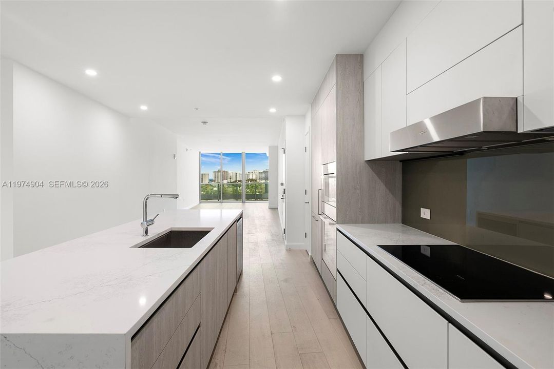 For Sale: $3,350,000 (3 beds, 3 baths, 1858 Square Feet)