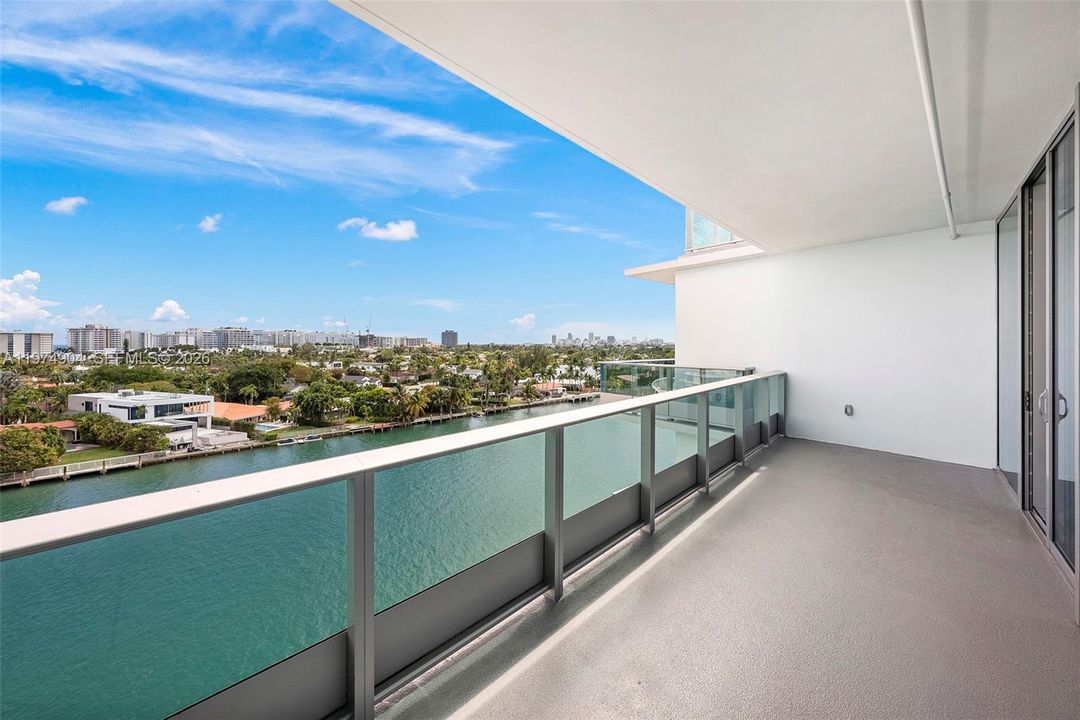 For Sale: $3,350,000 (3 beds, 3 baths, 1858 Square Feet)
