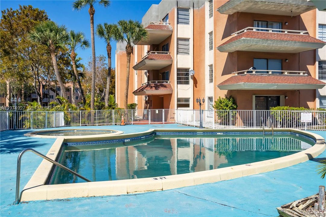 На продажу: $195,000 (1 спален, 1 ванн, 660 Квадратных фут)