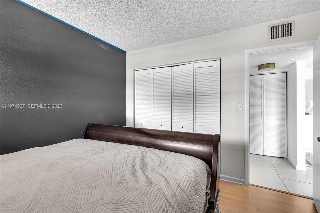 На продажу: $195,000 (1 спален, 1 ванн, 660 Квадратных фут)