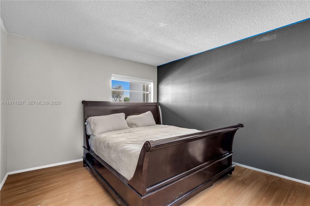 На продажу: $195,000 (1 спален, 1 ванн, 660 Квадратных фут)