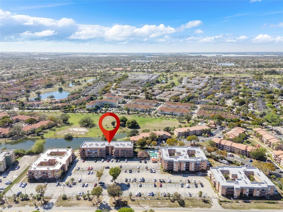 На продажу: $195,000 (1 спален, 1 ванн, 660 Квадратных фут)