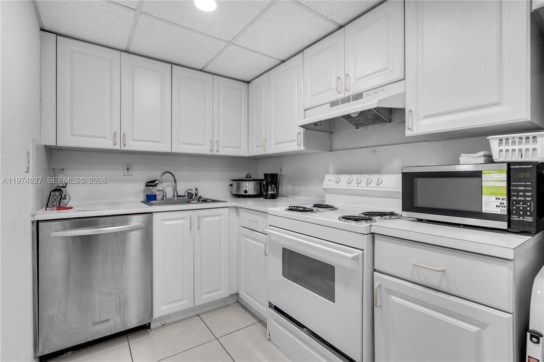 На продажу: $195,000 (1 спален, 1 ванн, 660 Квадратных фут)