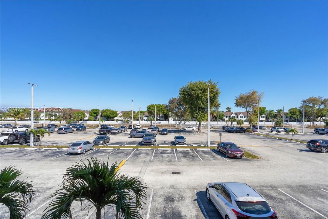 На продажу: $195,000 (1 спален, 1 ванн, 660 Квадратных фут)